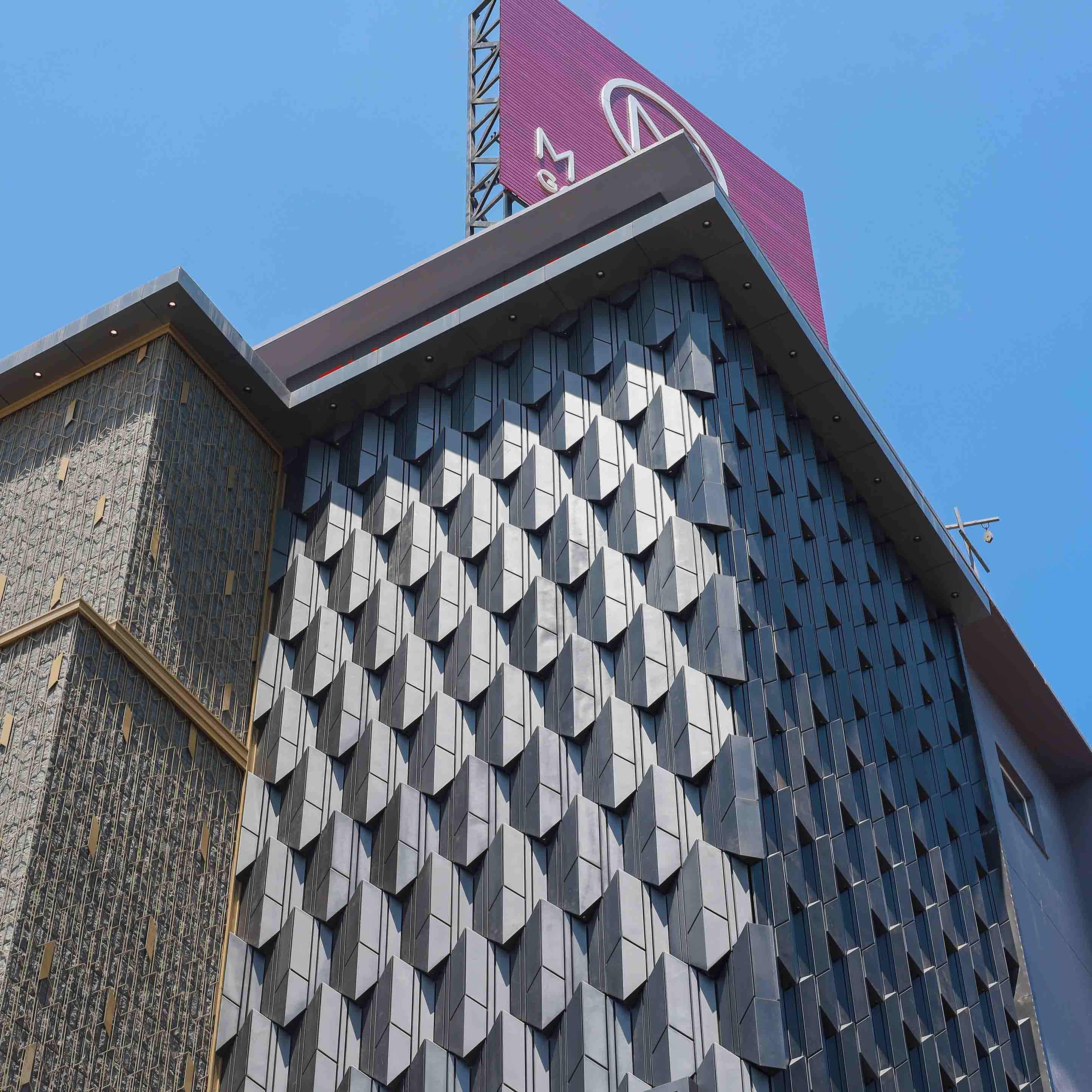 Malabar Gold and Diamonds Artistry Store detail 4